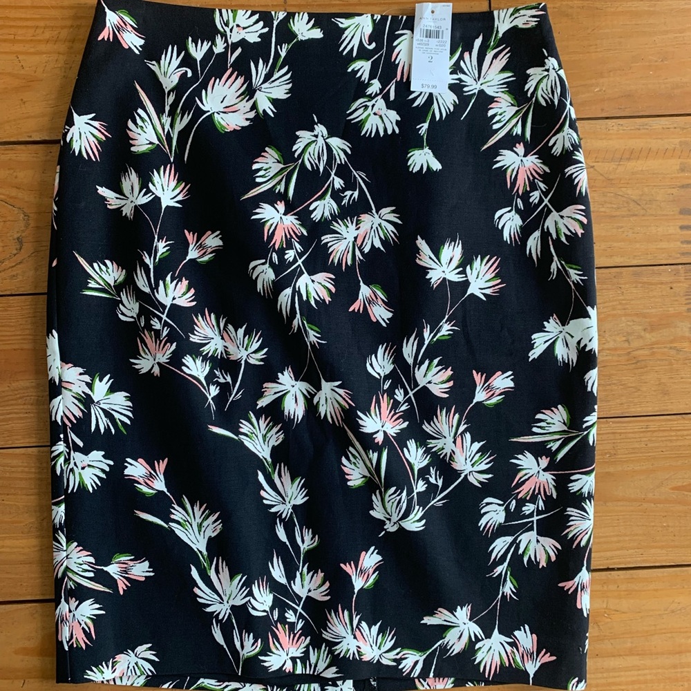 NWT ANN TAYLOR SKIRT